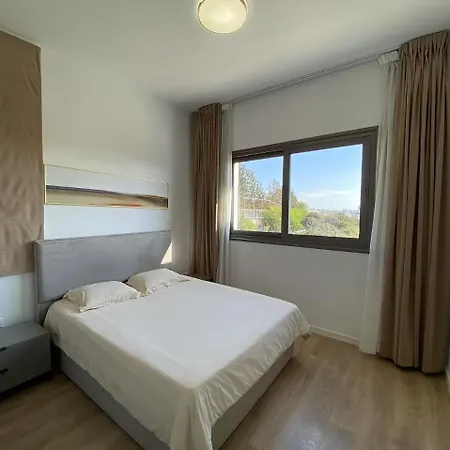 Apartment 1 Bedroom 104 *