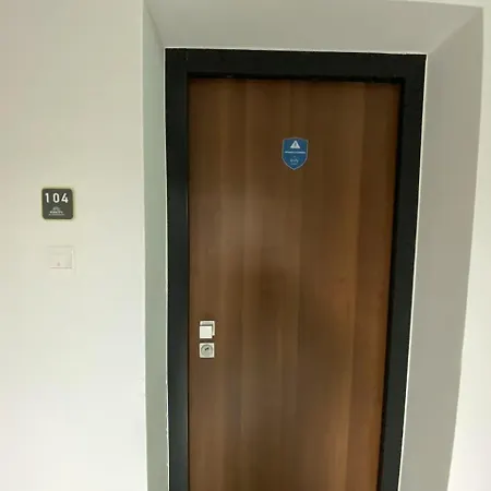 1 Bedroom 104 *